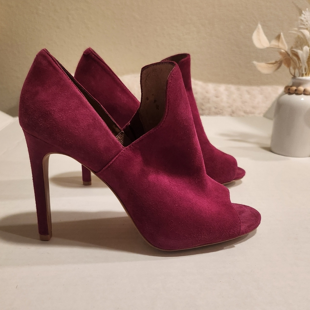 Vince Camuto Pink Suede Open Toe Stiletto Heels Pupm Size 6.5.
